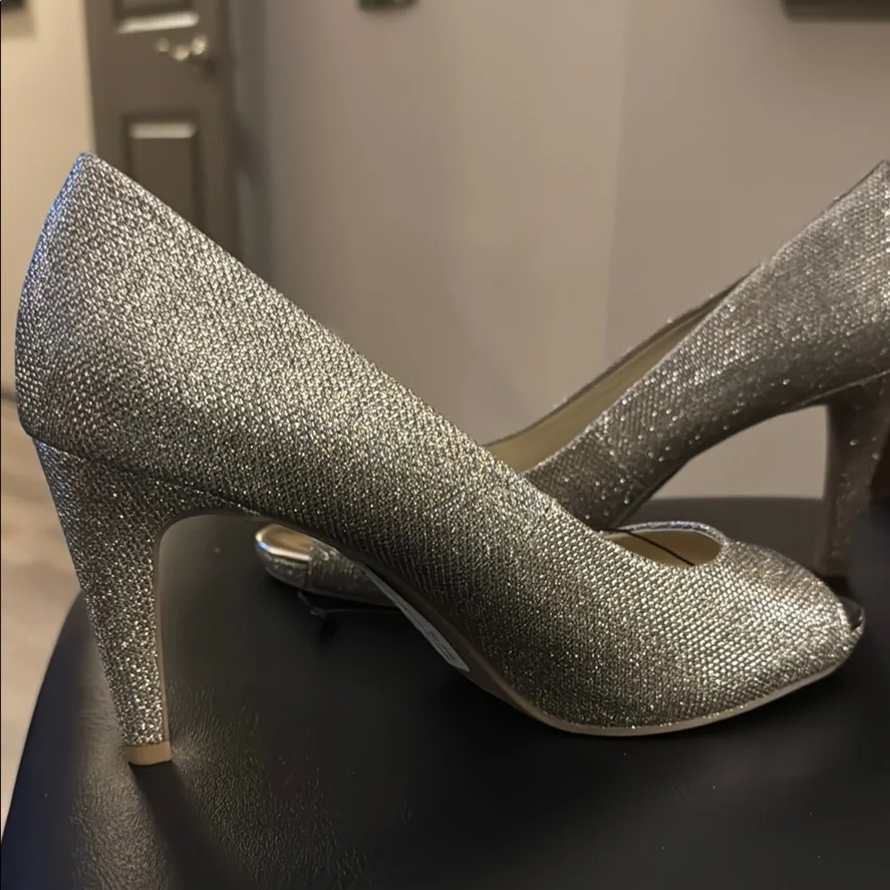 Bandolino Women's Rainaa Peep Toe Platform Stiletto Pumps Size 10 BRAND NEW❣️